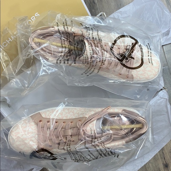 MICHAEL KORS POPPY LACE UP MINI MK LOGO PVC PINK - Picture 3 of 16